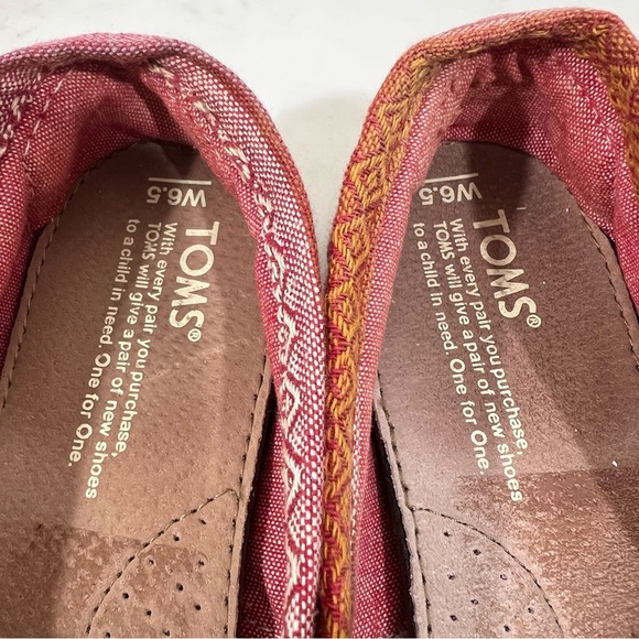 TOMS Red Aztec Patterned Slip-On Shoes Size 6.5 - Picture 7 of 11